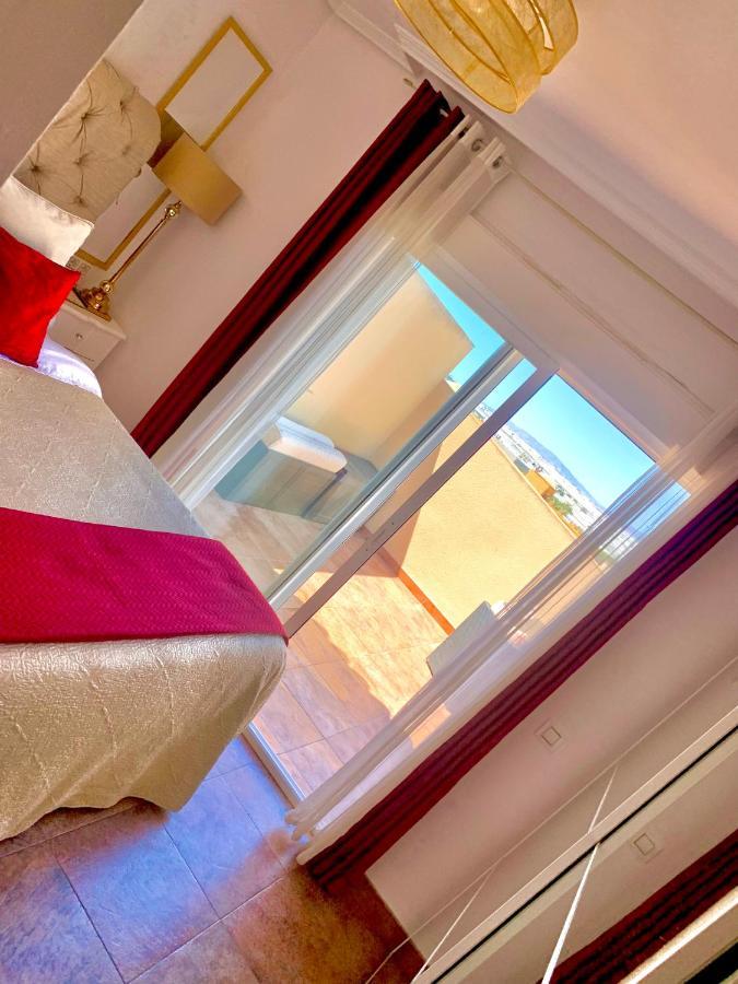 Atico Deluxe Entre Centro Y Playa Salinas Con Terraza, Wifi, Piscina Climatizada, Gym, Sauna Y Garaje -smart Tv * Roquetas de Mar