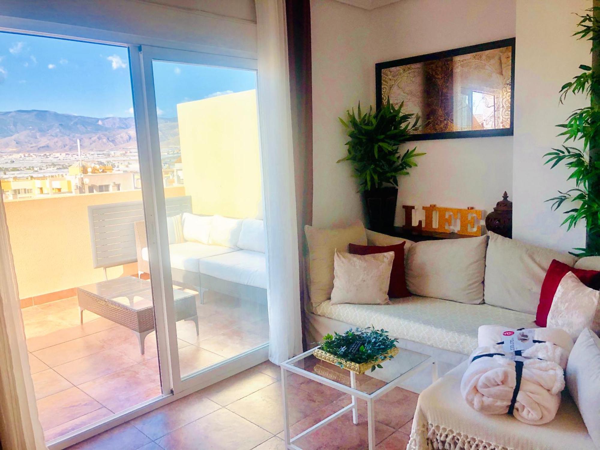 Apartment Atico Deluxe: Coastal Oasis With Pool, Gym & Terrace